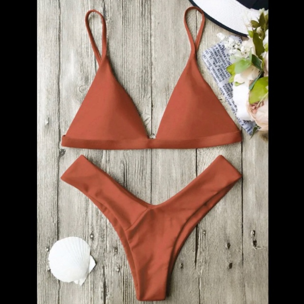 *UNWORN* | Soft Pad Spaghetti Straps Thong Bikini